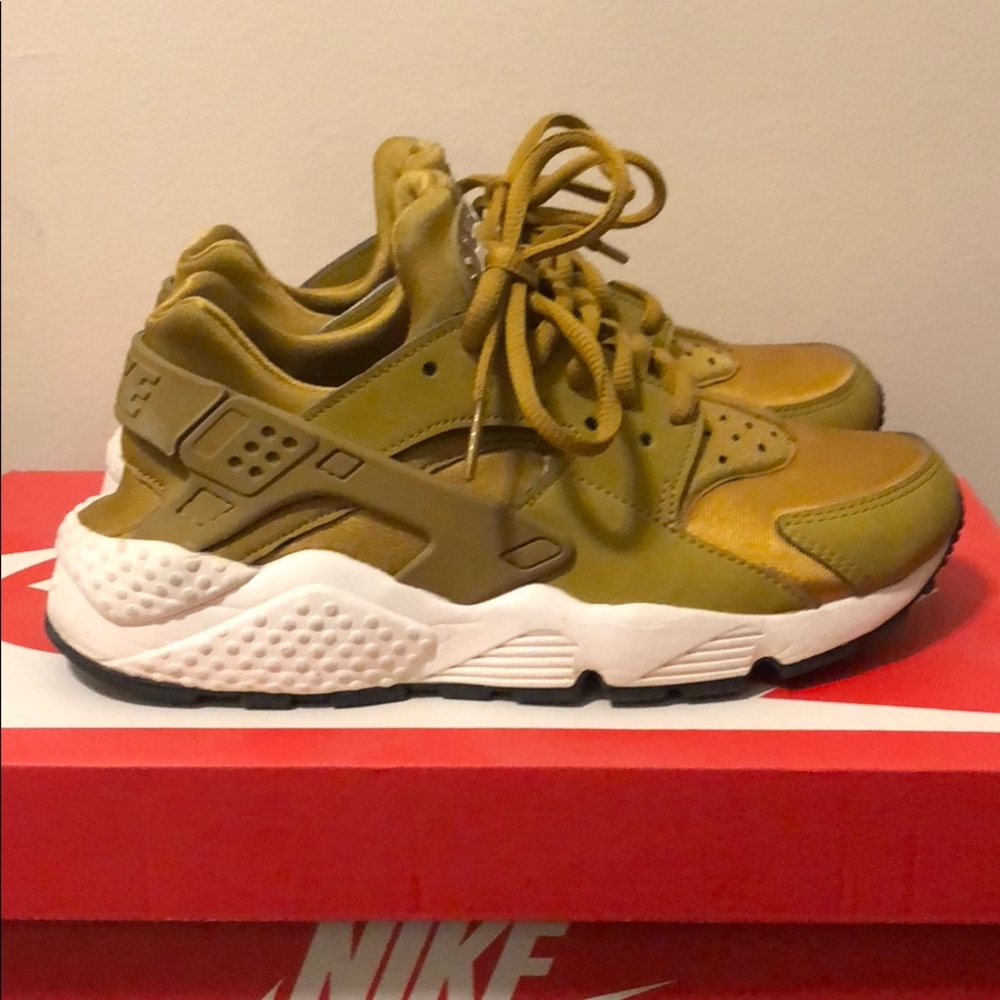 Nike Wmns Air Hurache Run - image 4